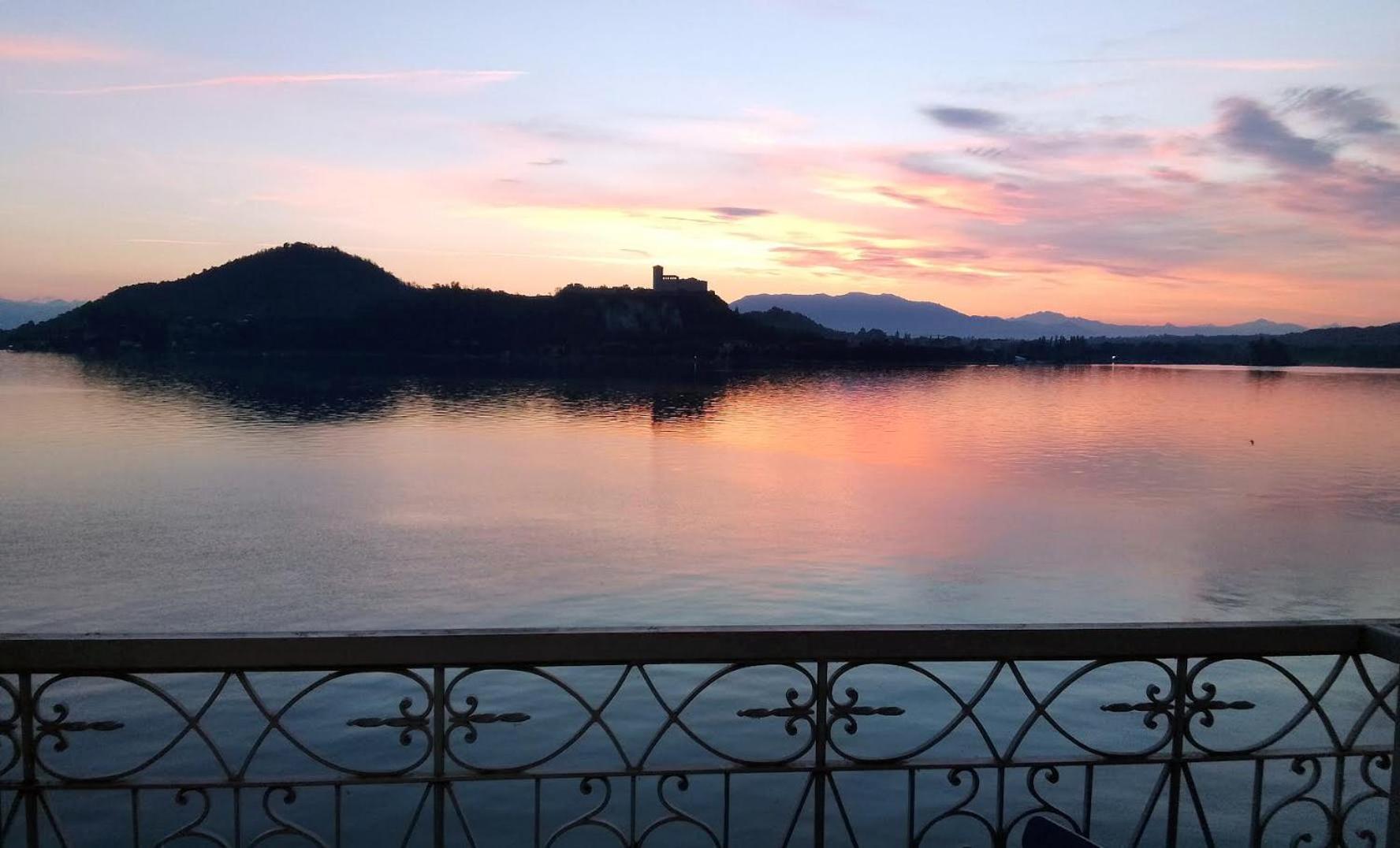 Fwl Romance On The Lake - Panorama 阿罗纳 外观 照片